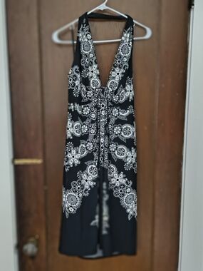 Maggy London Black and White Floral Paisley Maxi Dress